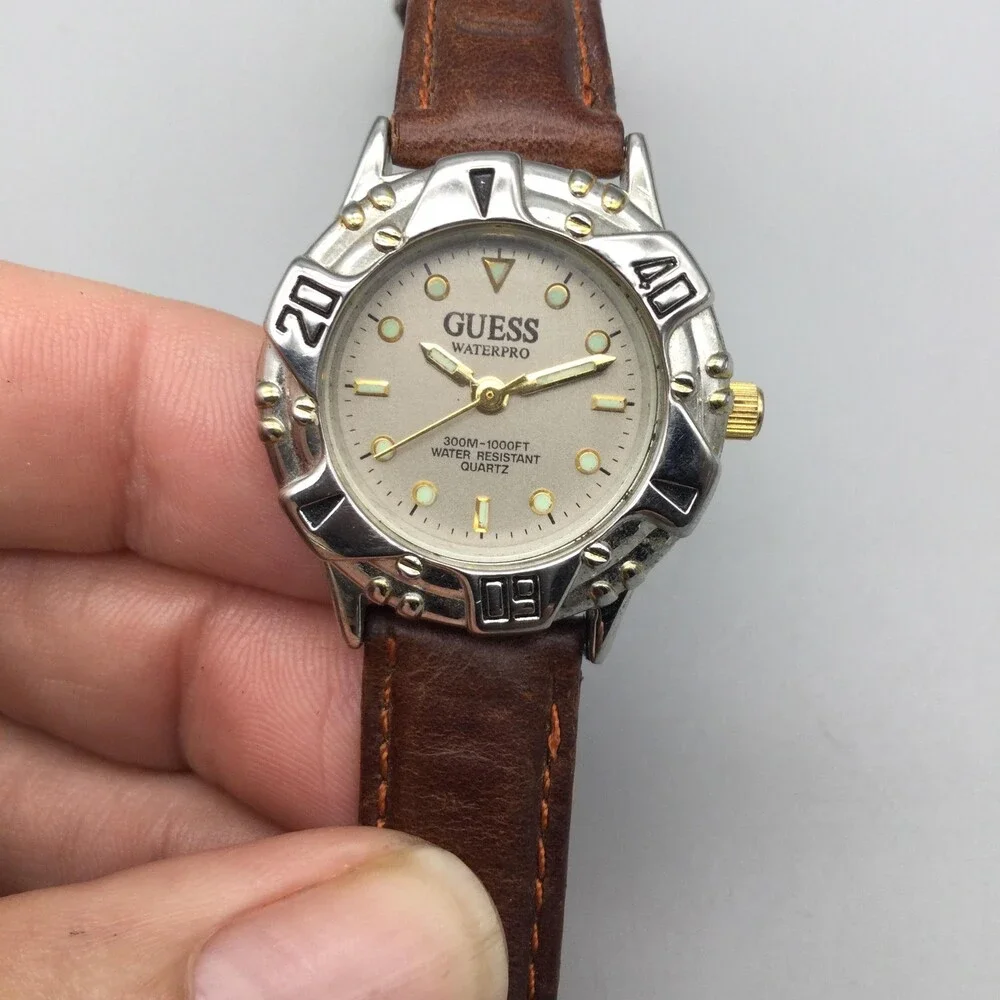 Vintage Guess Waterpro Womens Watch 28mm Champagne Dial Leather New Battery